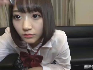 喷血推荐-白嫩漂亮的大学美女刚进房间就被男友扑倒扯掉裤子强行啪啪,操太久受不了不想干了被拉过来继续干!